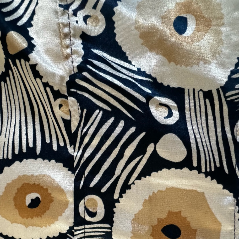 BCBG Designer Blouse Sz Med - Picture 13 of 13